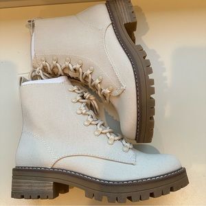 NWT Universal Thread Parker Lace Up Boots